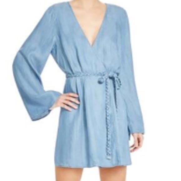 GUESS Bell Sleeve Chambray Dress - Picture 2 of 5